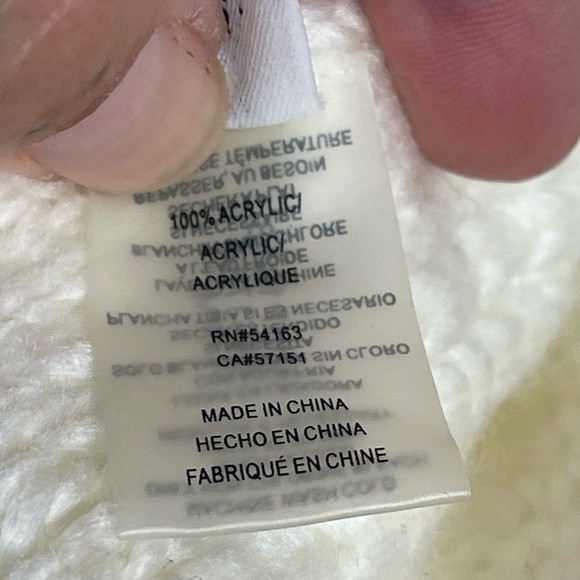 Calvin Klein Cream Pocket Scarf NWOT - Picture 6 of 6